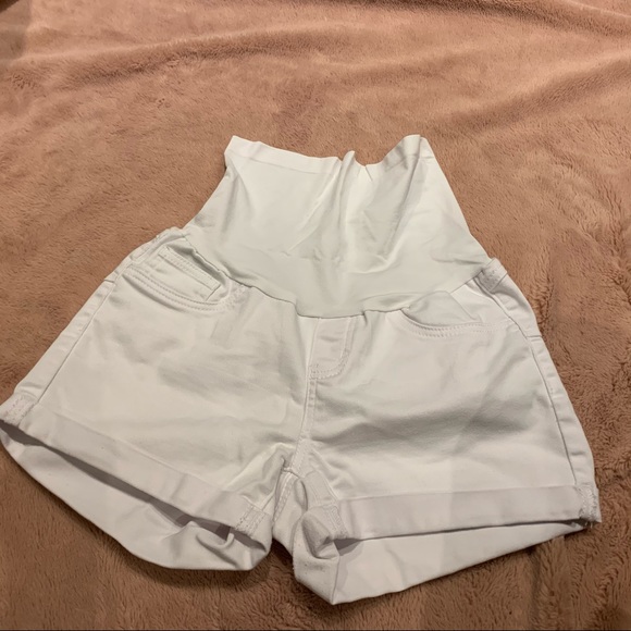 White maternity shorts - Picture 1 of 3